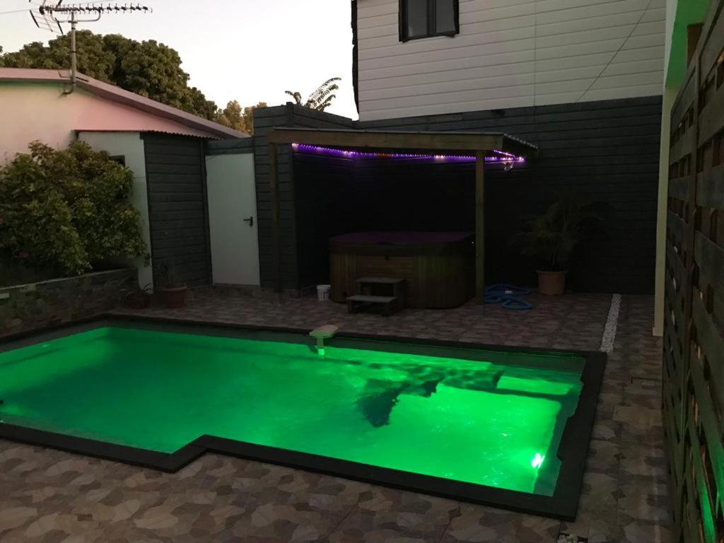 Le Flamboyant Avec Piscine Chauffee 30° Et Jacuzzi Διαμέρισμα Saint-Andre Εξωτερικό φωτογραφία