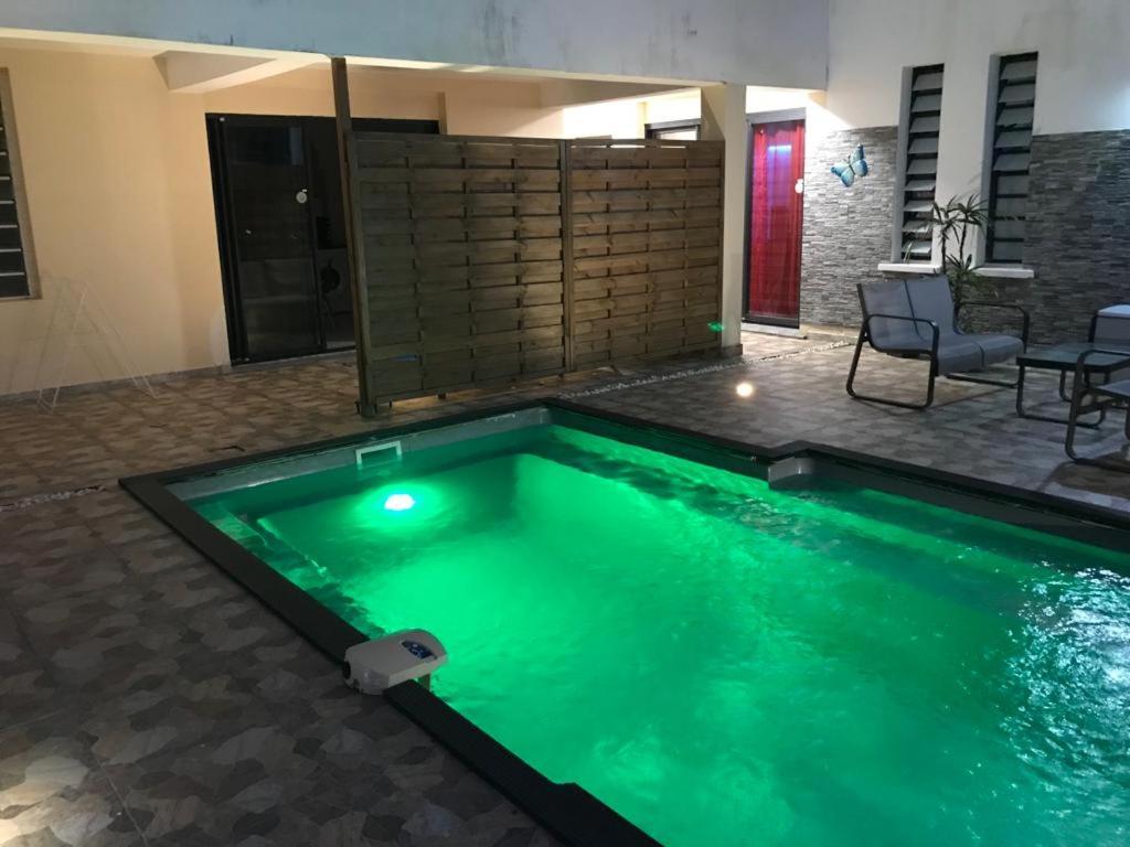 Le Flamboyant Avec Piscine Chauffee 30° Et Jacuzzi Διαμέρισμα Saint-Andre Εξωτερικό φωτογραφία